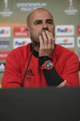 Peter Bosz (Ajax head coach) 170523 Ajax head coach Peter Bosz during a press conference PK Pressekonferenz prior to their UEFA Europa League final match against Manchester UnitedI denna handout-bild fran UEFA den 23 maj 2017 i Stockholm.  Copyright: UEFA BB170523BB347