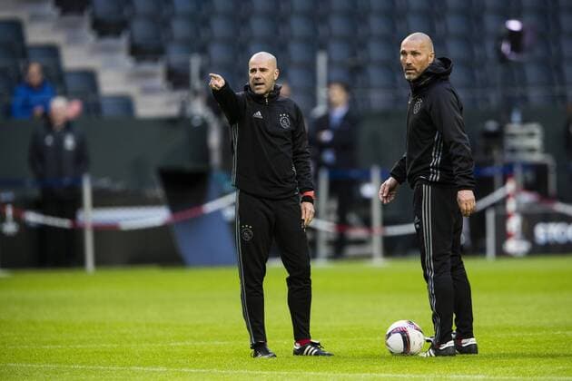 170523 Ajax tränare Peter Bosz och assisterande tränare Hendrie Krüzen under en fotbollsträning inför finalen av Europa League den 23 maj 2017 i Stockholm.  Copyright: ANDREASxLxERIKSSON BB170523AE046