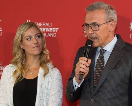 Tennis Profi ANGELIQUE KERBER (GER) und Generali Deutschland-Chef Giovanni Liverani bei einem Sponsoren Termin in Muenchen Juergen Hasenkopf