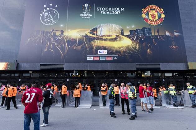 170524 Askadare anländer till arenan innan finalen i Europa League mellan Ajax och Manchester United ManU den 24 maj 2017 i Stockholm.  Copyright: ANDREASxLxERIKSSON BB170524AE002
