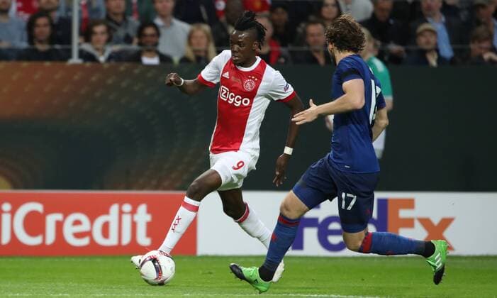 SOCCER - UEFA EL, Ajax vs Manchester SOLNA,SWEDEN,24.MAY.17 - SOCCER - UEFA Europa League, final, Ajax Amsterdam vs Manchester United ManU Image shows Traore Bertrand Traore (Ajax) and Daley Blind (Manchester). GEPAxpictures xAndreasxPranter