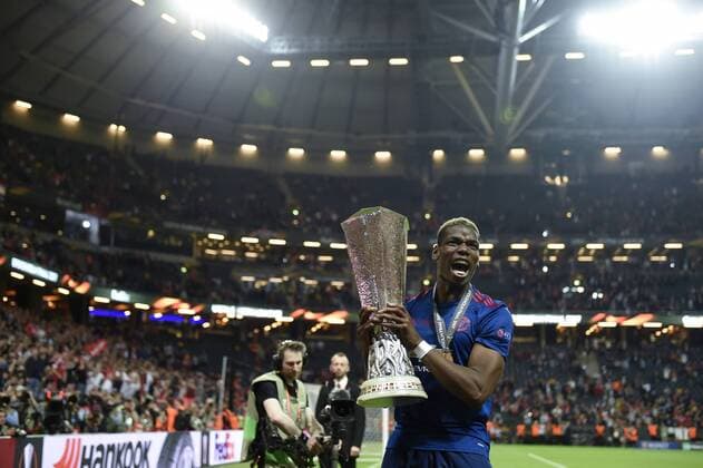 170524 Manchester Uniteds Paul Pogba jublar med pokalen efter vinsten i finalen i Europa League mellan Ajax och Manchester United ManU den 24 maj 2017 i Stockholm.  Copyright: JOHANNAxLUNDBERG BB170524JL019