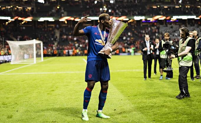 Stockholm, 24.05.2017 Schlussjubel: Paul Pogba (ManU) küsst den Pokal Ajax Amsterdam - Manchester United ManU