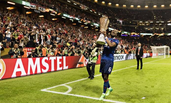 Stockholm, 24.05.2017 Schlussjubel: Paul Pogba (ManU) mit Pokal Ajax Amsterdam - Manchester United ManU