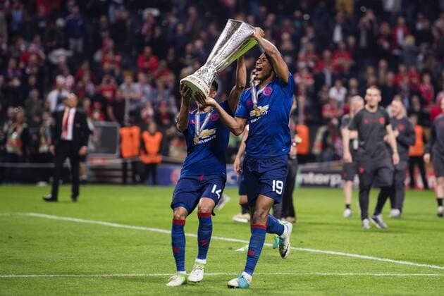 170524 Manchester Uniteds Jesse Lingard och Marcus Rashford jublar med pokalen under finalen i Europa League mellan Ajax och Manchester United ManU den 24 maj 2017 i Stockholm.  Copyright: JOHANNAxLUNDBERG BB170524JL055