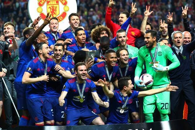 (170525) -- STOCKHOLM, May 25, 2017 -- Members of Manchester United ManU celebrate after winning the UEFA Europa League Final match between Manchester United and Ajax Amsterdam at the Friends Arena in Stockholm, Sweden, on May 24, 2017. Manchester United claimed the title by defeating Ajax Amsterdam 2-0. ) (SP)SWEDEN-STOCKHOLM-UEFA EUROPA LEAGUE-FINAL GongxBing 