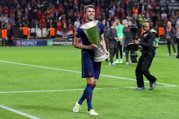 24.05.2017, Friends Arena, Solna, SWE, UEFA EL, Ajax Amsterdam vs Manchester United ManU Finale, im Bild Michael Carrick of Manchester United with the trophy Michael Carrick of Manchester United with the trophy during the Final Match of the UEFA Europaleague between Ajax Amsterdam and Manchester United at the Friends Arena in Solna, Sweden on 2017 05 24. Solna  EP_fil  