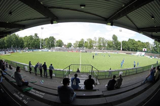 Fußball Oberliga Westfalen 33. Spieltag FC Gütersloh - TuS Erndtebrück am 22.10.2016 im Heidewaldstadion in Gütersloh Heidewaldstadion Gütersloh Guetersloh - Abschied - letztes Spiel MH