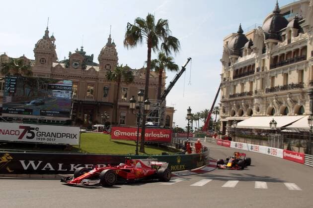 Monaco Grand Prix, Monte Carlo 24 - 28 May 2017 25.05.2017 - Free Practice 1, Kimi Raikkonen (FIN) Scuderia Ferrari SF70H and Daniel Ricciardo (AUS) Red Bull Racing RB13 