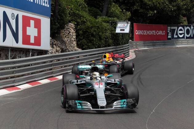 Monaco Grand Prix, Monte Carlo 24 - 28 May 2017 25.05.2017 - Free Practice 1, Lewis Hamilton (GBR) Mercedes AMG F1 W08 and Daniel Ricciardo (AUS) Red Bull Racing RB13 