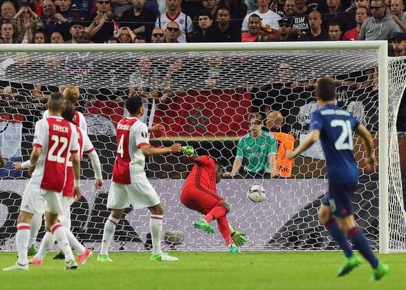 24.05.2017, Friends Arena, Solna, SWE, UEFA EL, Ajax Amsterdam vs Manchester United ManU Finale, im Bild Paul Pogba of Manchester United scores his sides 1st goal Paul Pogba of Manchester United scores his sides 1st goal during the Final Match of the UEFA Europaleague between Ajax Amsterdam and Manchester United at the Friends Arena in Solna, Sweden on 2017 05 24. Solna  EP_FIL  