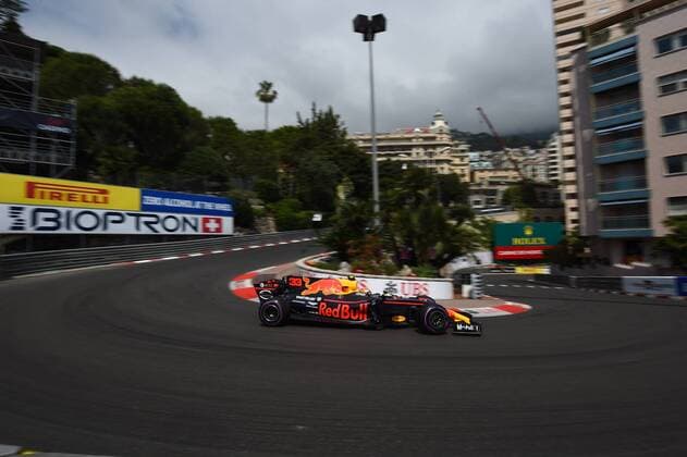 Max Verstappen (Red Bull Racing) mit seinem Auto auf der Strecke in der Fairmont Kurve, Grosser Preis von Monaco 2017, Freies Training, Motorsport, Formel 1, 25.05.2017, Monte Carlo Copyright: xJERRY xEibner-Pressefotox EP_jer