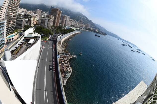 Lewis Hamilton (Mercedes AMG Petronas Formula One Team) im Streckenabschnitt vor dem Tunnel mit Blick auf Monte Carlo, Grosser Preis von Monaco 2017, Freies Training, Motorsport, Formel 1, 25.05.2017, Monte Carlo Copyright: xAndre Eibner-Pressefotox EP_JAE