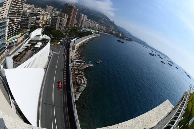 Themen der Woche - SPORT Sebastian Vettel (Scuderia Ferrari) im Streckenabschnitt vor dem Tunnel rechts das Mittelmeer, Grosser Preis von Monaco 2017, Freies Training, Motorsport, Formel 1, 25.05.2017, Monte Carlo Copyright: xAndre Eibner-Pressefotox EP_JAE