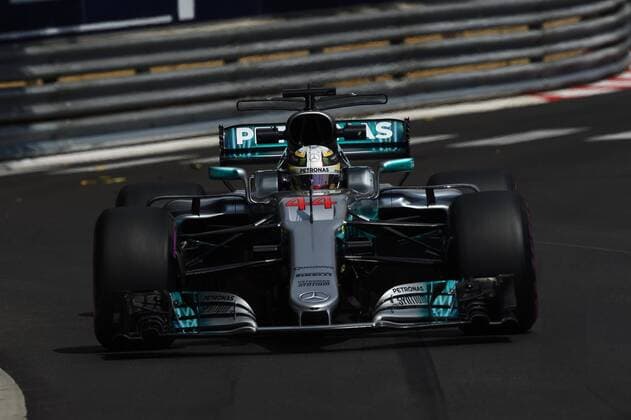 Lewis Hamilton (Mercedes AMG Petronas Formula One Team) im Streckenabschnitt Schwimmbad, Grosser Preis von Monaco 2017, Freies Training, Motorsport, Formel 1, 25.05.2017, Monte Carlo Copyright: xAndre Eibner-Pressefotox EP_JAE