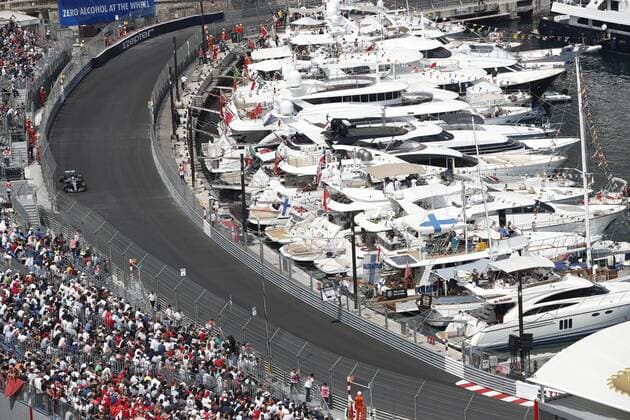 Bilder des Tages - SPORT Motorsports: FIA Formula One World Championship WM Weltmeisterschaft 2017, Grand Prix of Monaco, 44 Lewis Hamilton (GBR, Mercedes AMG Petronas F1 Team), Monte Carlo Monaco xHOCHxZWEIx