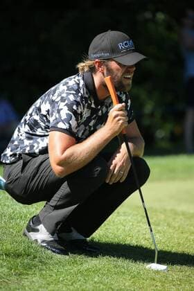 May 26th 2017, Virginia Water, Wentworth, Surrey, England; BMW PGA Golf Herren Championship golf, day 2; Johan Carlsson of Sweden studying his putt at the first hole xDavidxKissmanx  ActionPlus11883589