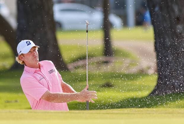 May 26, 2017 - Fort Worth, TX, USA - Brandt Snedeker watches his shot from the green side bunker on the 10th hole during the second round of the Dean & DeLuca Invitational golf tournament at Colonial Country Club Friday, May 26, 2017 in Fort Worth, Texas. Colonial - ZUMAm67_ 20170526_zaf_m67_016 Copyright: xRayxCarlinx