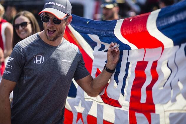 May 26, 2017 - Monaco, Monaco - 22 BUTTON Jenson from Great Britain of McLaren Honda MCL32 signing autographs to the fans during the Monaco Grand Prix of the FIA Formula 1 championship, at Monaco on 26th of 2017. F1 Grand Prix of Monaco - Previews  - ZUMAn230 20170526_zaa_n230_259 Copyright: xXavierxBonillax