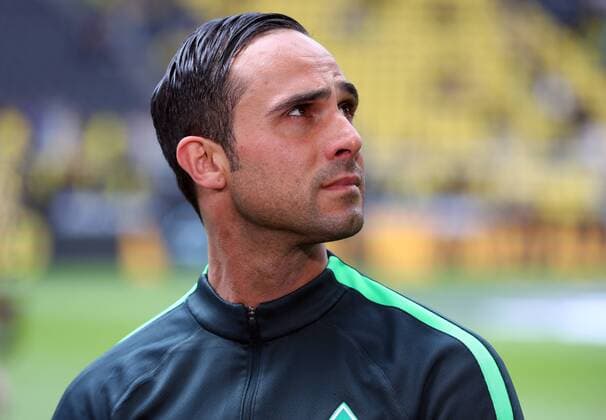 Samstag 20.05.2017, Saison 2016 2017, 1. Bundesliga, 34. Spieltag im Dortmunder Signal Iduna Park, BVB 09 Borussia Dortmund - SV Werder Bremen, Alexander Nouri (Trainer, SVW) schaut zur Tribüne