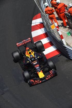 Daniel Ricciardo (Red Bull Racing) mit seinem Auto auf der Strecke, Grosser Preis von Monaco 2017, Motorsport, Formel 1, Qualifikation, 27.05.2017, Monte Carlo Copyright: xAndre Eibner-Pressefotox EP_JAE