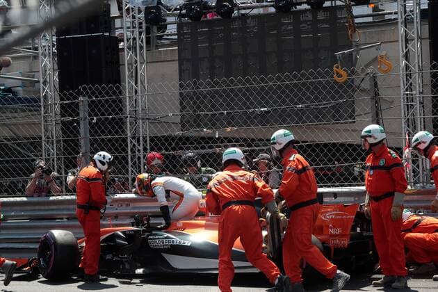 Monaco Grand Prix, Monte Carlo 24 - 28 May 2017 27.05.2017 - Qualifying, Crash, Stoffel Vandoorne (BEL) McLaren MCL32 