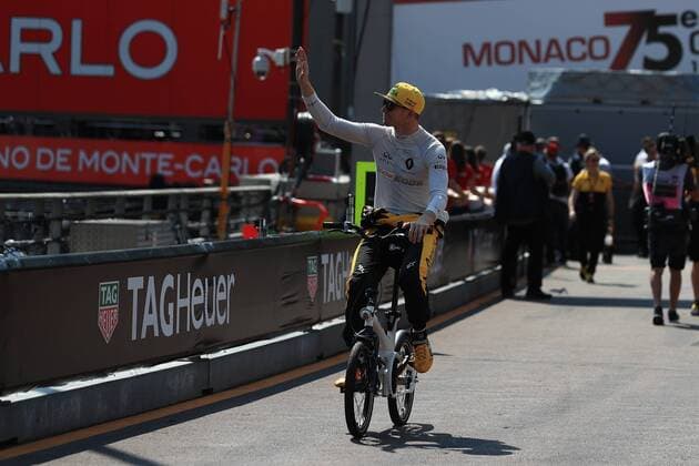 May 27th 2017, Monaco; F1 Grand Prix of Monaco Friday qualifying sessions day; Nico Hulkenberg - Renault F1 Team R.S.17 arrives for qualifying on a bicycle xLeannexBoonx  ActionPlus11883914