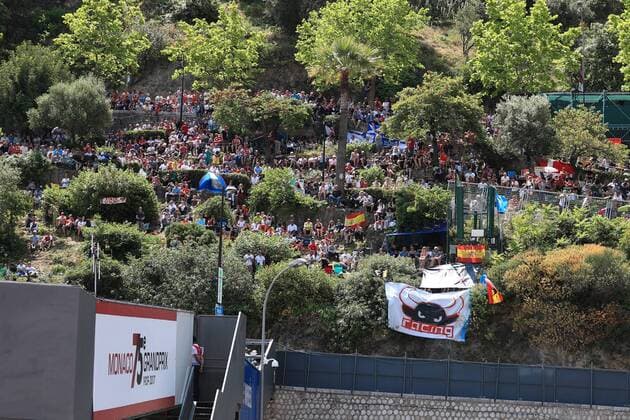 May 27th 2017, Monaco; F1 Grand Prix of Monaco Friday qualifying sessions day; Fans watching Practice 3 along the cliff faces xLeannexBoonx  ActionPlus11883956