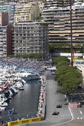 Motorsports: FIA Formula One World Championship WM Weltmeisterschaft 2017, Grand Prix of Monaco, 22 Jenson Button (GBR, McLaren Honda), 26 Daniil Kvyat (RUS, Scuderia Toro Rosso), Monte Carlo Monaco xHOCHxZWEIx