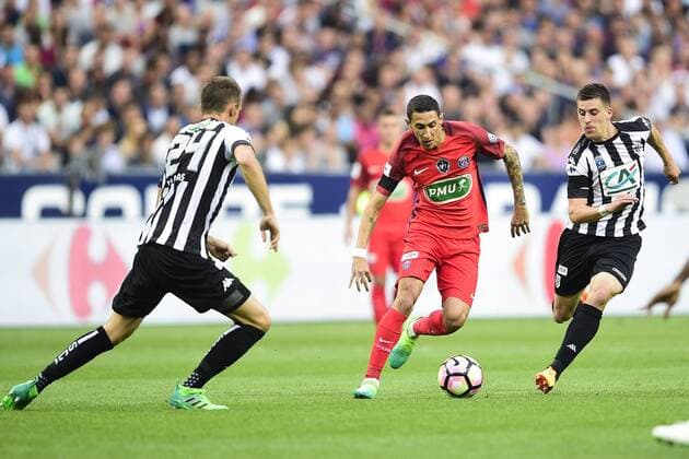 THOMAS Romain (Angers) vs DI MARIA Angel (PSG) FOOTBALL : Angers vs PSG - Finale 100e coupe de France - 27 05 2017 JBAutissier Panoramic 