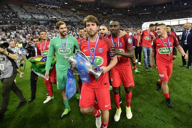 Fußball, Paris St. Germain ist Coupe de France Sieger joie des joueurs du PSG TRAPP Kevin (PSG) MAXWELL (PSG) MATUIDI Blaise (PSG) FOOTBALL : Angers vs PSG - Finale 100e coupe de France - 27 05 2017 JBAutissier Panoramic 