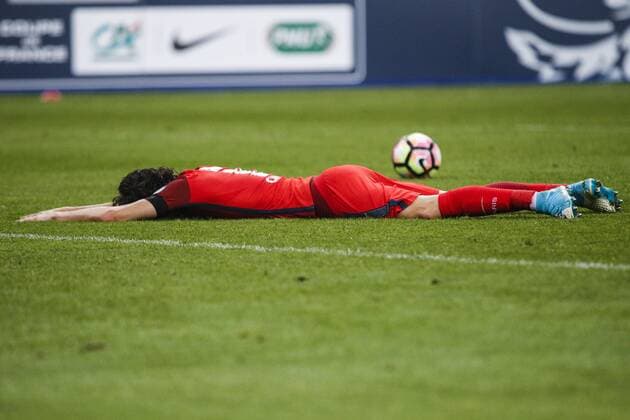 May 27, 2017 - Saint-Denis, Paris, France - Paris Saint-Germain s Uruguayan forward Edinson Cavani reacts as he falls and misses a goal opportunity during the French Cup final football match between Paris Saint-Germain (PSG) and Angers (SCO) on May 27, 2017, at the Stade de France in Saint-Denis, north of Paris. Paris Saint-Germain v Angers - French Cup Final  - ZUMAn230 20170527_zaa_n230_500 Copyright: xGeoffroyxVanxDerxHasseltx