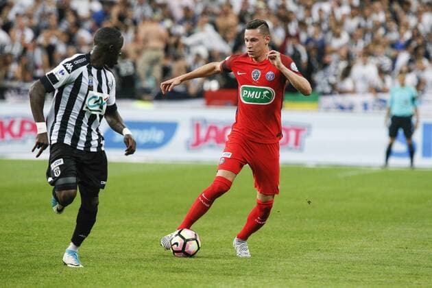 May 27, 2017 - Saint-Denis, Paris, France - Paris Saint-Germain s German forward Julian Draxler (R) vies with Angers French defender Issa Cissokho (L) during the French Cup final football match between Paris Saint-Germain (PSG) and Angers (SCO) on May 27, 2017, at the Stade de France in Saint-Denis, north of Paris. Paris Saint-Germain v Angers - French Cup Final  - ZUMAn230 20170527_zaa_n230_505 Copyright: xGeoffroyxVanxDerxHasseltx