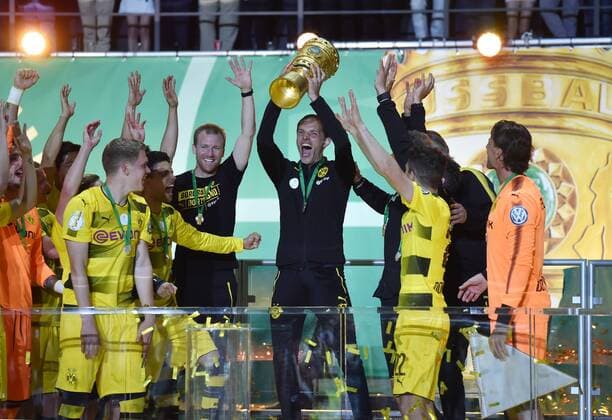 27.05.2017, Fussball GER, DFB Pokal, Finale, Eintracht Frankfurt - Borussia Dortmund 1-2, Trainer Thomas Tuchel (Borussia Dortmund) mit dem Pokal