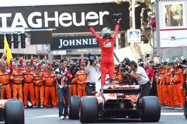 Sebastian Vettel (Scuderia Ferrari) jubelt stehend auf seinem Auto, Grosser Preis von Monaco 2017, Motorsport, Formel 1, Siegerehrung, 28.05.2017, Monte Carlo Copyright: xANDRE xEibner-Pressefotox EP_JAE