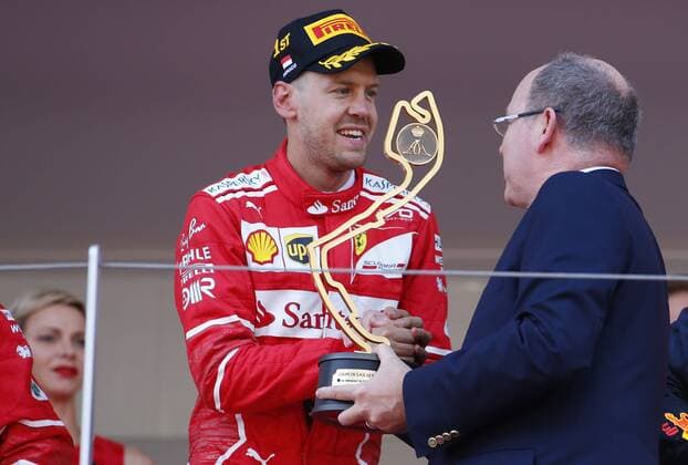 Motorsports: FIA Formula One World Championship WM Weltmeisterschaft 2017, Grand Prix of Monaco, 5 Sebastian Vettel (GER, Scuderia Ferrari), Prince Albert II of Monaco Monte Carlo Monaco xHOCHxZWEIx