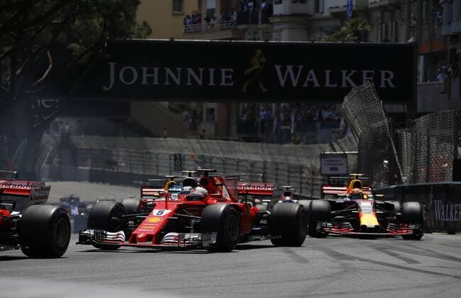 Motorsports: FIA Formula One World Championship WM Weltmeisterschaft 2017, Grand Prix of Monaco, 5 Sebastian Vettel (GER, Scuderia Ferrari), start, mass, Masse, Menge, viele, many Monte Carlo Monaco xHOCHxZWEIx