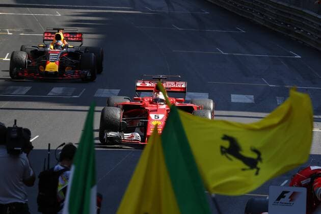 Motorsports: FIA Formula One World Championship WM Weltmeisterschaft 2017, Grand Prix of Monaco, 5 Sebastian Vettel (GER, Scuderia Ferrari), 3 Daniel Ricciardo (AUS, Red Bull Racing), Monte Carlo Monaco xHOCHxZWEIx