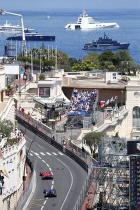 Motorsports: FIA Formula One World Championship WM Weltmeisterschaft 2017, Grand Prix of Monaco, 7 Kimi Raikkonen (FIN, Scuderia Ferrari), 9 Marcus Ericsson (SWE, Sauber F1 Team), Monte Carlo Monaco xHOCHxZWEIx