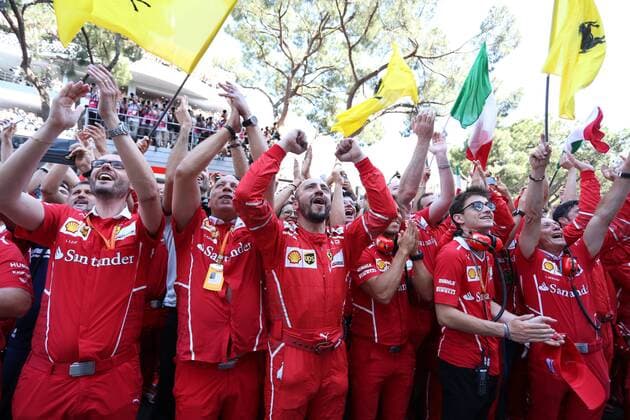 Das Team von Ferrari jubelt vor dem Podium, Grosser Preis von Monaco 2017, Motorsport, Formel 1, Siegerehrung, 28.05.2017, Monte Carlo Copyright: xANDRE xEibner-Pressefotox EP_JAE