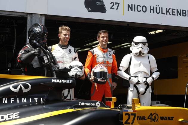 Motorsports: FIA Formula One World Championship WM Weltmeisterschaft 2017, Grand Prix of Monaco, Renault Team celebrates with characters from Star Wars 40 years since the first film release, 27 Nico Hulkenberg (GER, Renault F1 Team), 30 Jolyon Palmer (GBR, Renault Sport F1 Team), Monte Carlo Monaco xHOCHxZWEIx