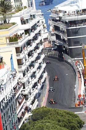 Motorsports: FIA Formula One World Championship WM Weltmeisterschaft 2017, Grand Prix of Monaco, 3 Daniel Ricciardo (AUS, Red Bull Racing), 77 Valtteri Bottas (FIN, Mercedes AMG Petronas F1 Team), 33 Max Verstappen (NLD, Red Bull Racing), Monte Carlo Monaco xHOCHxZWEIx