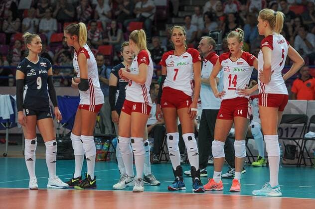 Volleyball, Damen, WM-Quali, Polen - Serbien WARSZAWA 28.05.2017 TURNIEJ KWALIFIKACYJNY DO MISTRZOSTW SWIATA 2018 SIATKOWKA POLSKA - SERBIA ALEKSANDRA KRZOS KATARZYNA BERENIKA TOMSIA JOANNA WOLOSZ FOT. RAFAL MOLAK FOTOPYK NEWSPIX.PL --- Newspix.pl FRANCE OUT!  170528MOL016