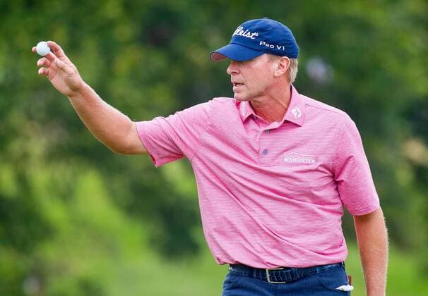 May 28, 2017 - Fort Worth, TX, USA - Steve Stricker waves to the crowd on the 18th green after shooting a 7-under 63 during the final round of the Dean & DeLuca Invitational golf tournament on Sunday, May 28, 2017 at Colonial Country Club in Fort Worth, Texas. Dean & DeLuca Invitational golf tournament - Round 4 - ZUMAm67_ 20170528_zaf_m67_057 Copyright: xRayxCarlinx