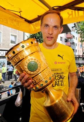 POOL : 28.05.2017, Fußball, 1.Bundesliga, Saison 2016 2017 DFB-Pokal,Finale,Pokalfinale, Eintracht Frankfurt - BVB, Borussia Dortmund 1:2 Deutscher Pokalsieger 2017 Borussia Dortmund Jubel, Jubel-Korso, Korso,Corso durch die Stadt Dortmund, Thomas TUCHEL (BVB) mit Pokal auf dem MAN-Truck Poolfotos, Poolphotos
