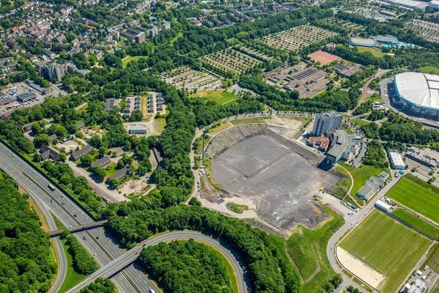 Parkstadion an der Veltins-Arena, Schalker Feld, Gelsenkirchen, Ruhrgebiet, Nordrhein-Westfalen, Deutschland !ACHTUNGxMINDESTHONORARx60xEURO!