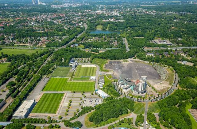 Trainingsplätze des S04 Schalke, Parkstadion an der Veltins-Arena, Schalker Feld, Gelsenkirchen, Ruhrgebiet, Nordrhein-Westfalen, Deutschland !ACHTUNGxMINDESTHONORARx60xEURO!