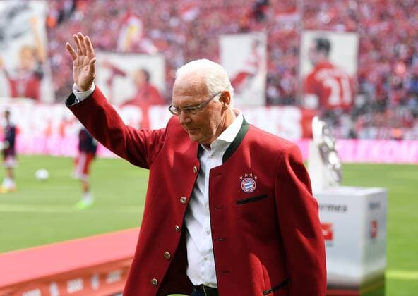 FUSSBALL 1. BUNDESLIGA SAISON 2016 2017 34. SPIELTAG FC Bayern Muenchen - SC Freiburg 20.05.2017 FC Bayern Muenchen Legenden; Franz Beckenbauer 
