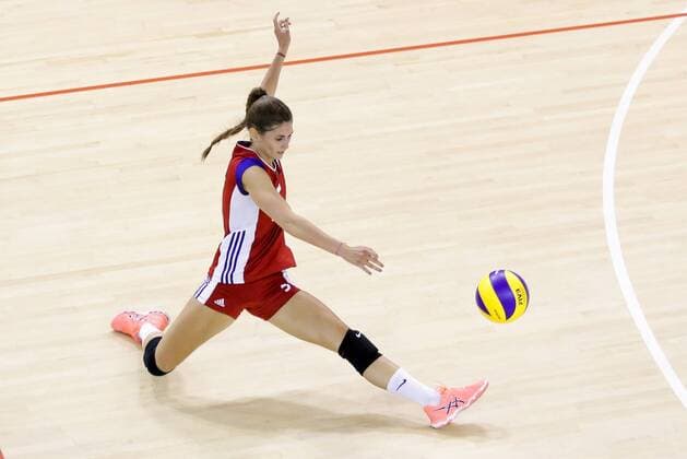 Graetsche von Nathalie Braas (Luxemburg 5), kurios Volleyball, Frauen, Luxemburg - Liechtenstein San Marino, GSSE 2017, JPEE 2017, Spiele der kleinen europäischen Staaten, Jeux des petits etats d Europe, Games of the small states of Europe 30.05.2017 Multieventi Domus, Serravalle 