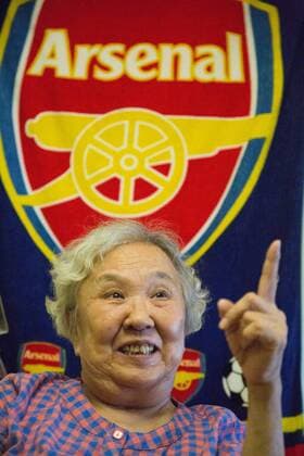 BEIJING, CHINA - MAY 28: 78-year-old gooner Liu Hongwen watches FA Cup Final between Arsenal and Chelsea at home on May 28, 2017 in Beijing, China. 78-year-old retired teacher Liu Hongwen became an Arsenal fan in 2002. On Liu s 75 birthday, her son registered a Sina Weibo account for her. She supports Arsenal on Weibo and becomes a web celebrity with a nickname Gooner Granny Liu .  Copyright: xVCGx CFP111103649545 